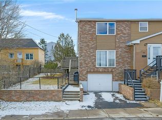 381 Lancaster St, Saint John, NB E2M1K2