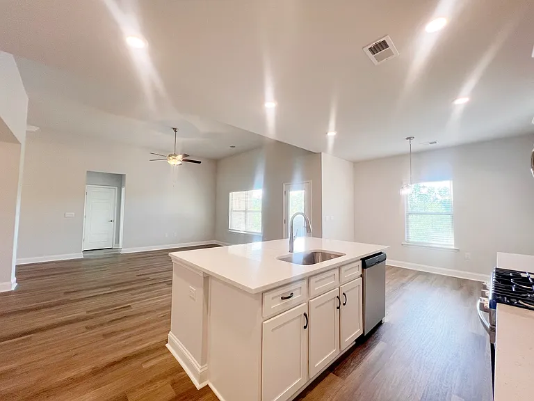 335 Cypress Hollow Trl — Photo 8