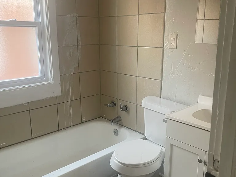 12516 Griffing Ave #2 — Photo 9