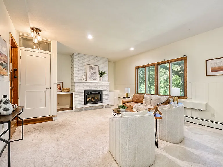 565 Transit Ave — Photo 14