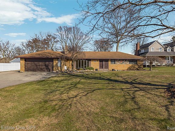 2nd image of 24840 Taft Rd