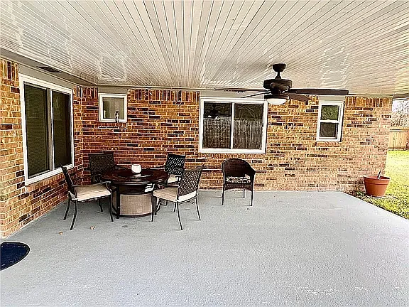 115 Bishops Dr — Photo 10