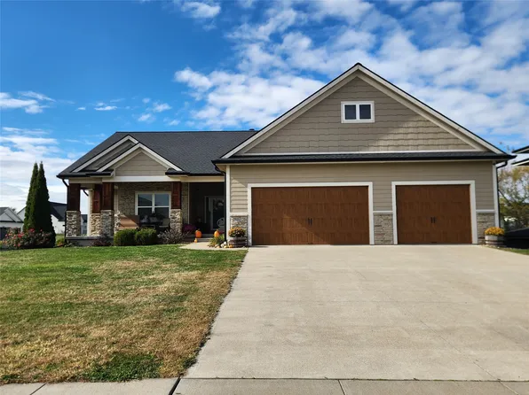 8002 NW 104th Ct, Johnston, IA 50131
