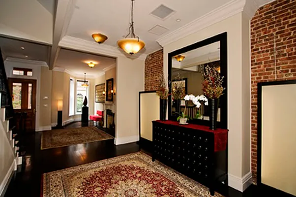 Sold by R New York | media 4