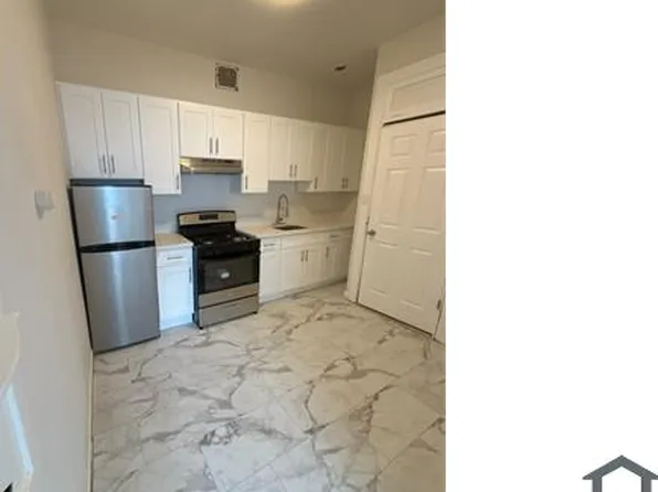 28 Robin St APT 10, Albany, NY 12206