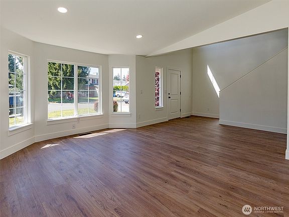 5th image of 14812 NE 74th Circle