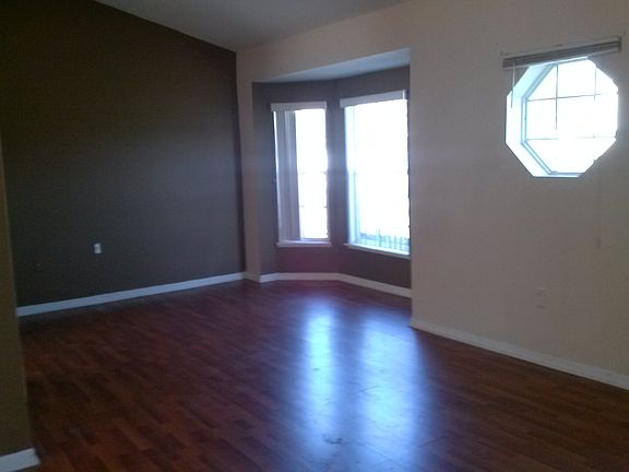 2nd image of 856 Nelson Dr