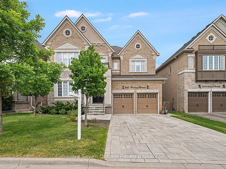 2147 Vineland Cres — Photo 1