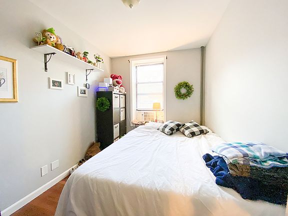 3rd image of 31-17 35th St #2R