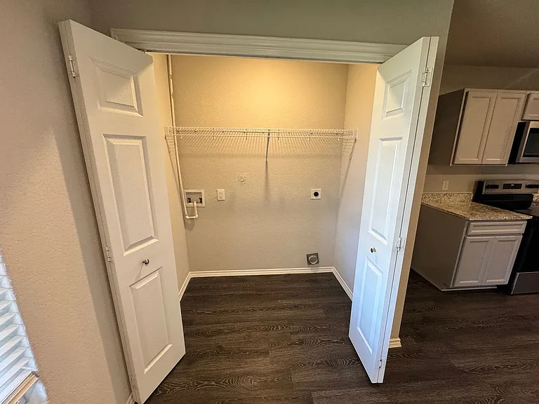 7618 Capstone Rdg — Photo 24