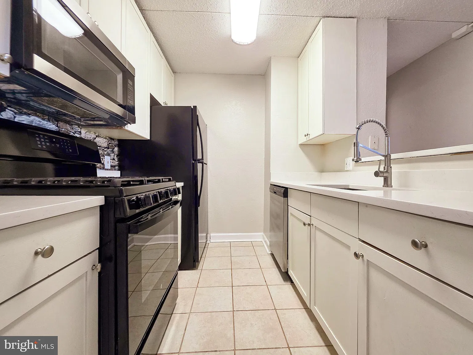 1 bed, 1.0 bath, 708 sqft, $1,625 — Photo 4