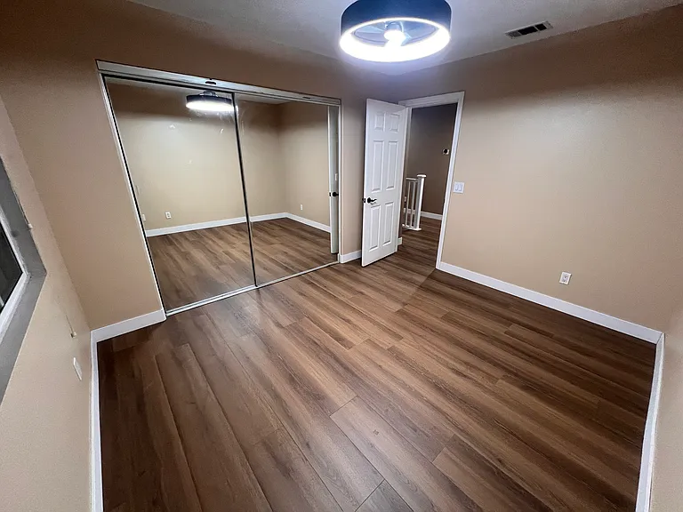 409 Warner St — Photo 28