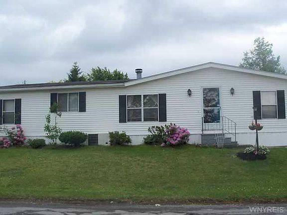 3rd image of 22 S Whispering Ln