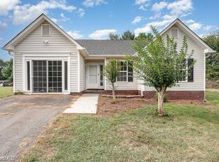 1010 Fox Hills Rd, Pinnacle, NC 27043