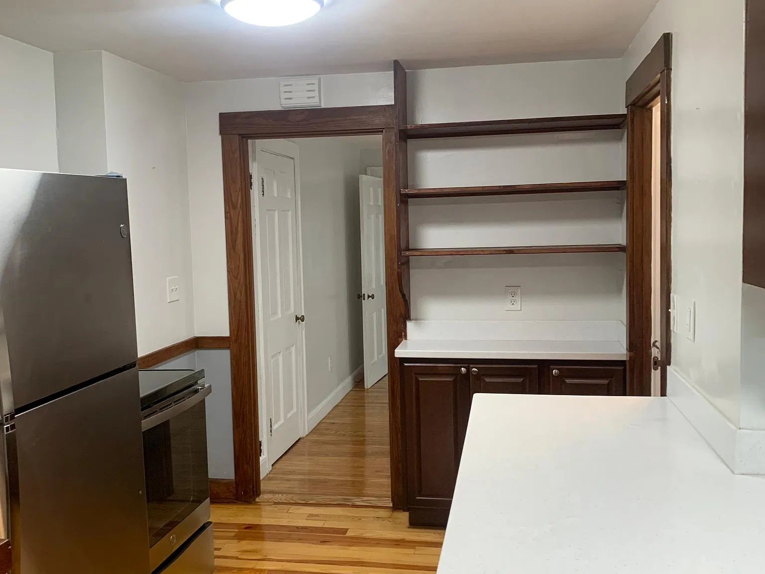 1 bed, 500 sqft, $2,300 — Photo 3