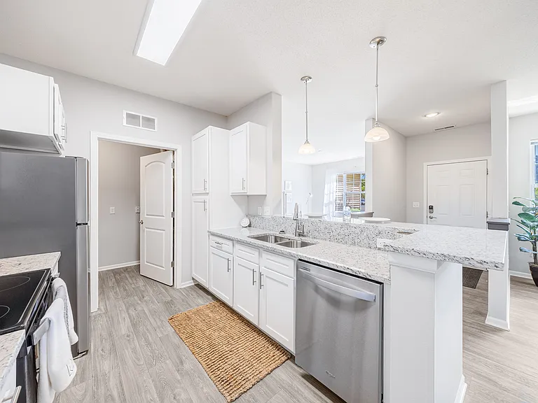 Cascade Shores Townhomes + Flats — Photo 8