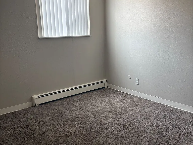 Prospect Pointe Apartments — Photo 32