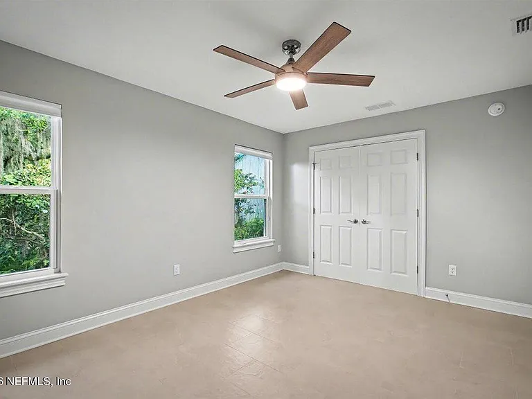 2210 Shepard St — Photo 23