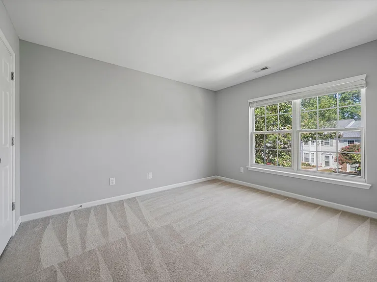 306 Canyon Lake Cir — Photo 11