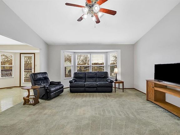 4th image of 6407 High Meadow Dr