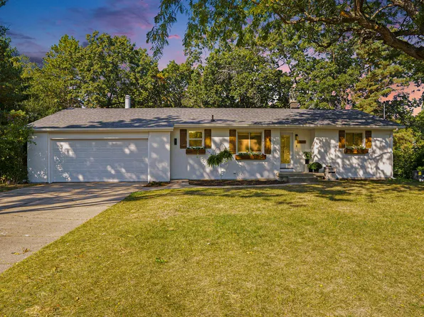 3639 Jasmine Ave NE, Grand Rapids, MI 49525