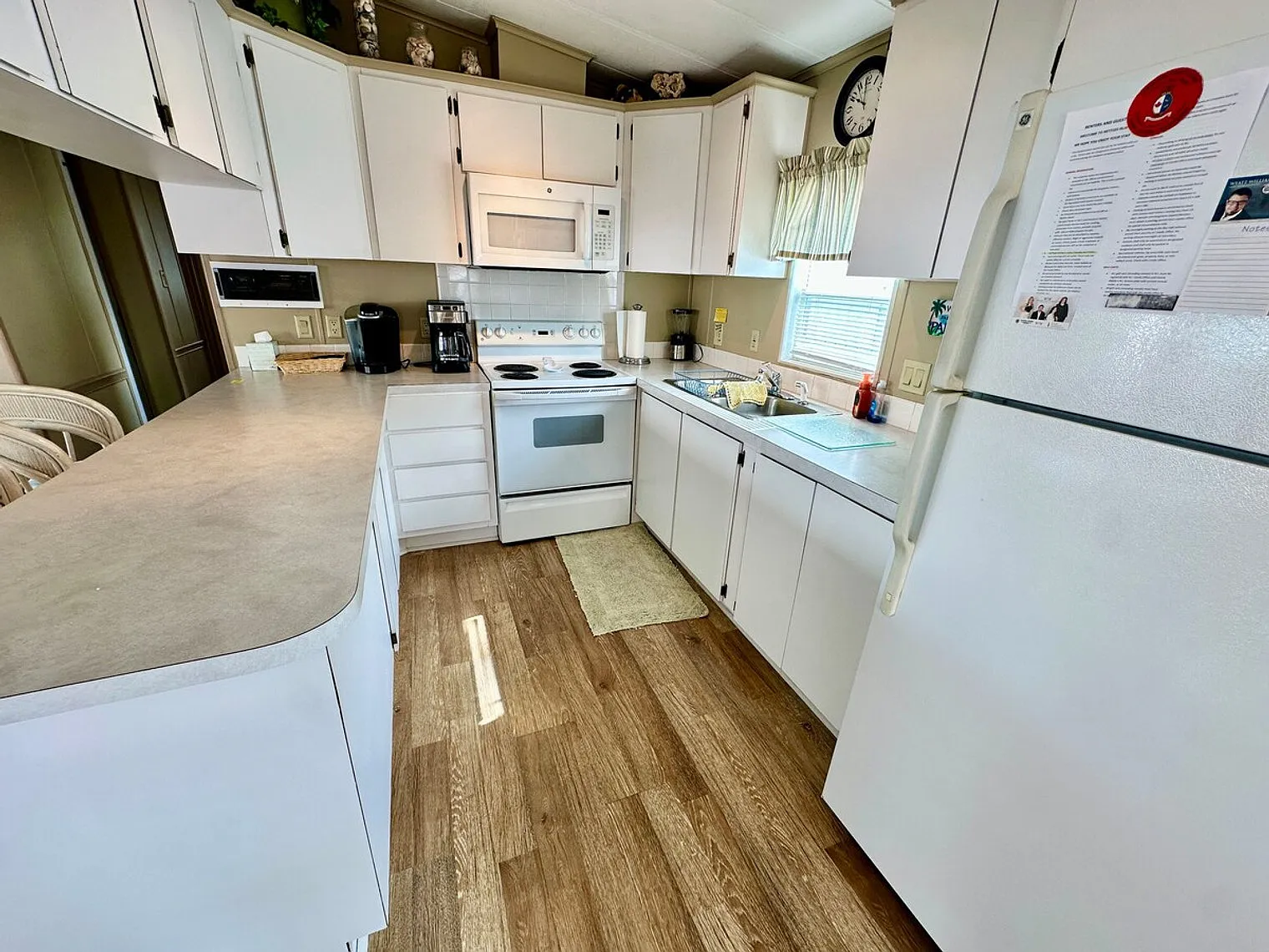 2 bed, 1.0 bath, $4,927 — Photo 4