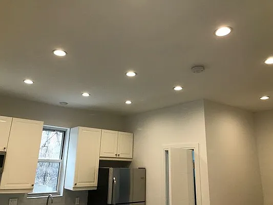 Rented by Easy Rental LLC | media 35