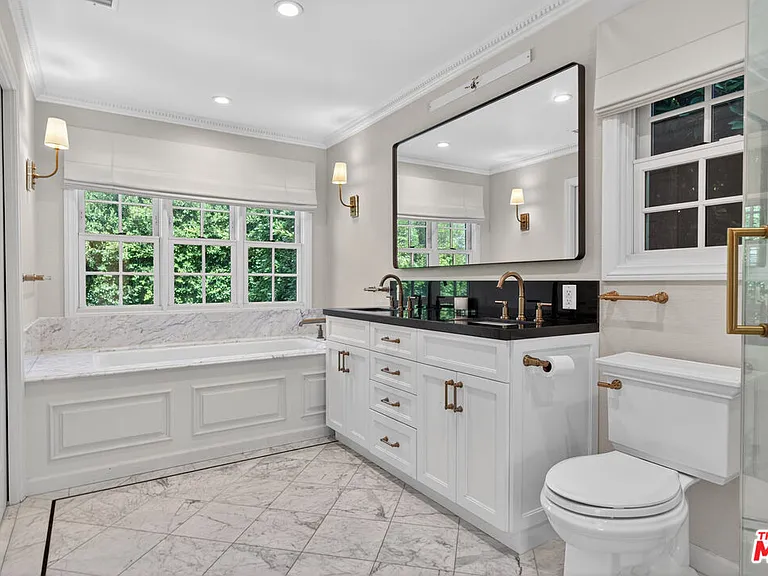 462 Warner Ave — Photo 46