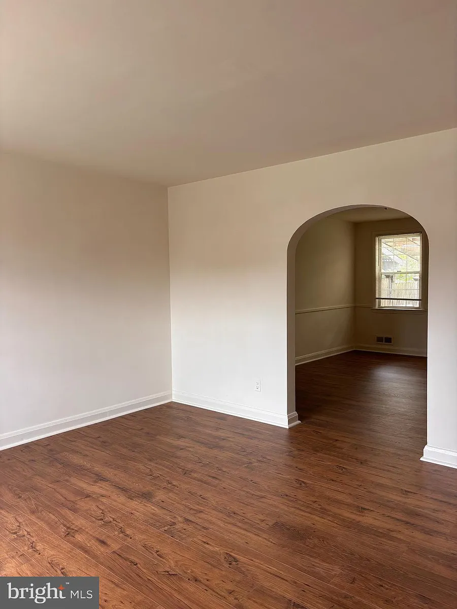 Building Photo - 1628 Thetford Rd