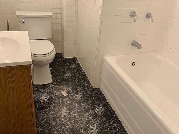 5th image of 5233 Roosevelt Blvd Floor 2