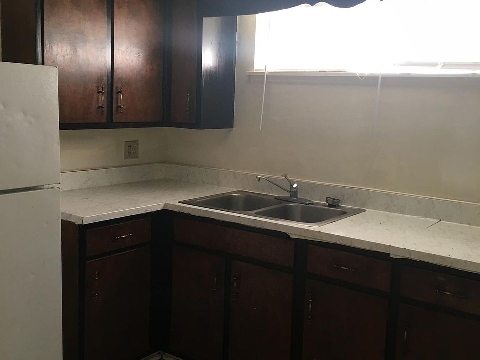 2nd image of 3704 Noblitt Dr APT 1