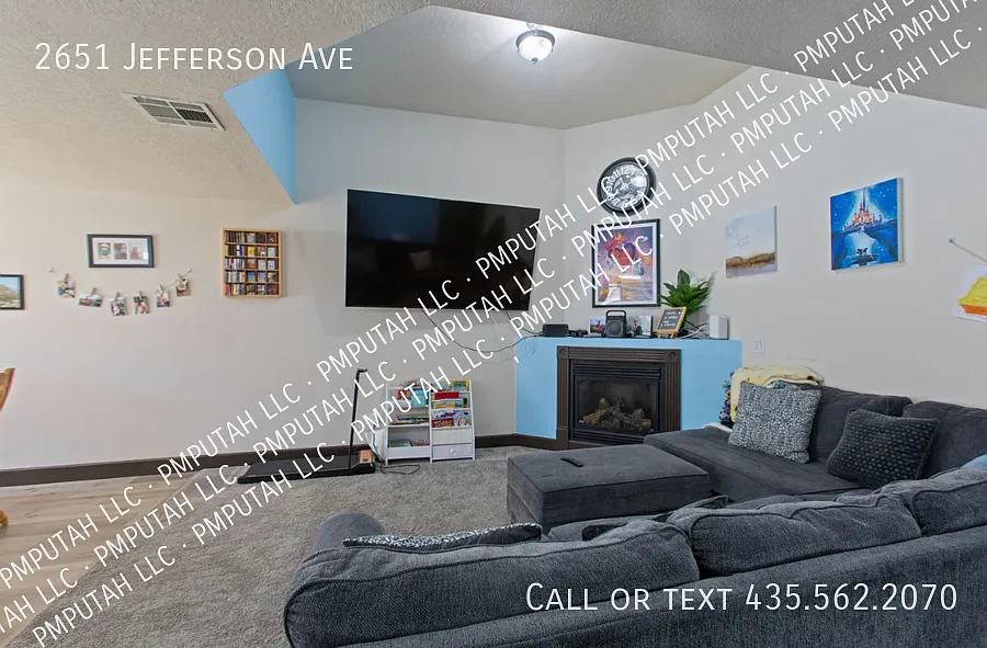 Experience Tranquil Living: Spacious 3-Bedroom Situated in one of Ogden Historic District's most ... — Photo 3
