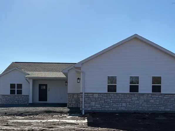 126 Southfield Ct, Neenah, WI 54956
