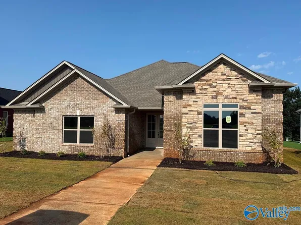 13589 Pipers Sq, Athens, AL 35611