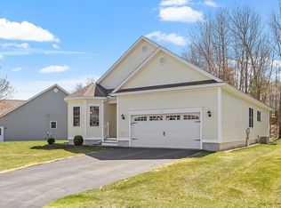 9 Tavern Hill Rd, Londonderry, NH 03053