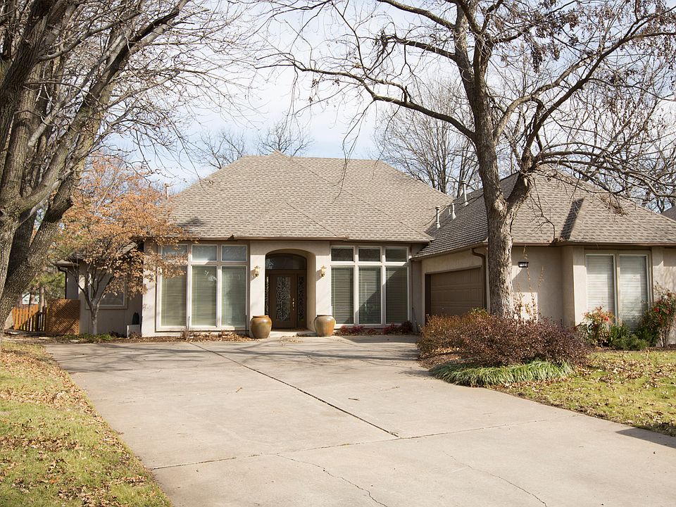 Contemporary Stucco Style Home 