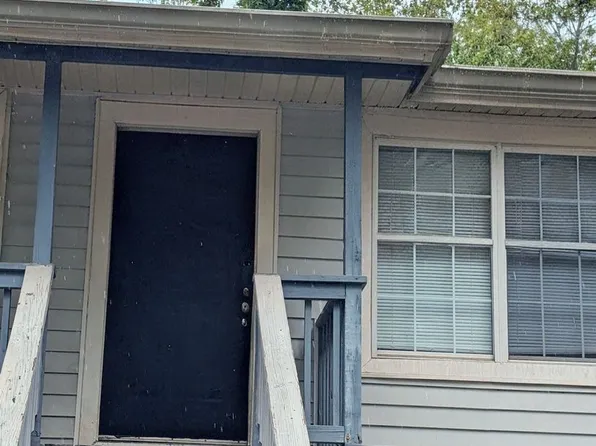 2555 Chateau Lane Apartments, 2555 Chateau Ln APT 3, Tallahassee, FL 32311