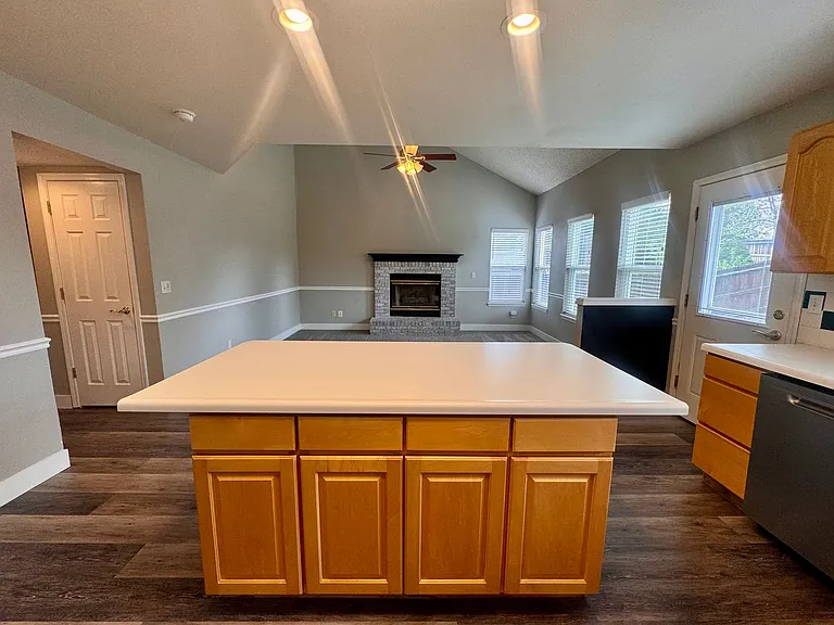 9380 Melbourne Dr — Photo 13