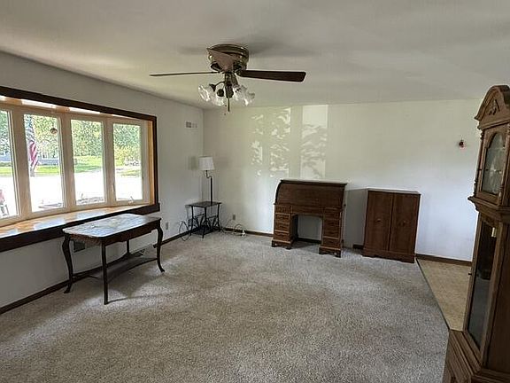 5th image of 407 Glenview COURT