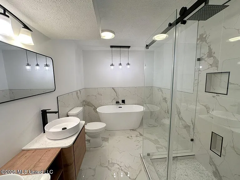 62 Shore Dr — Photo 6