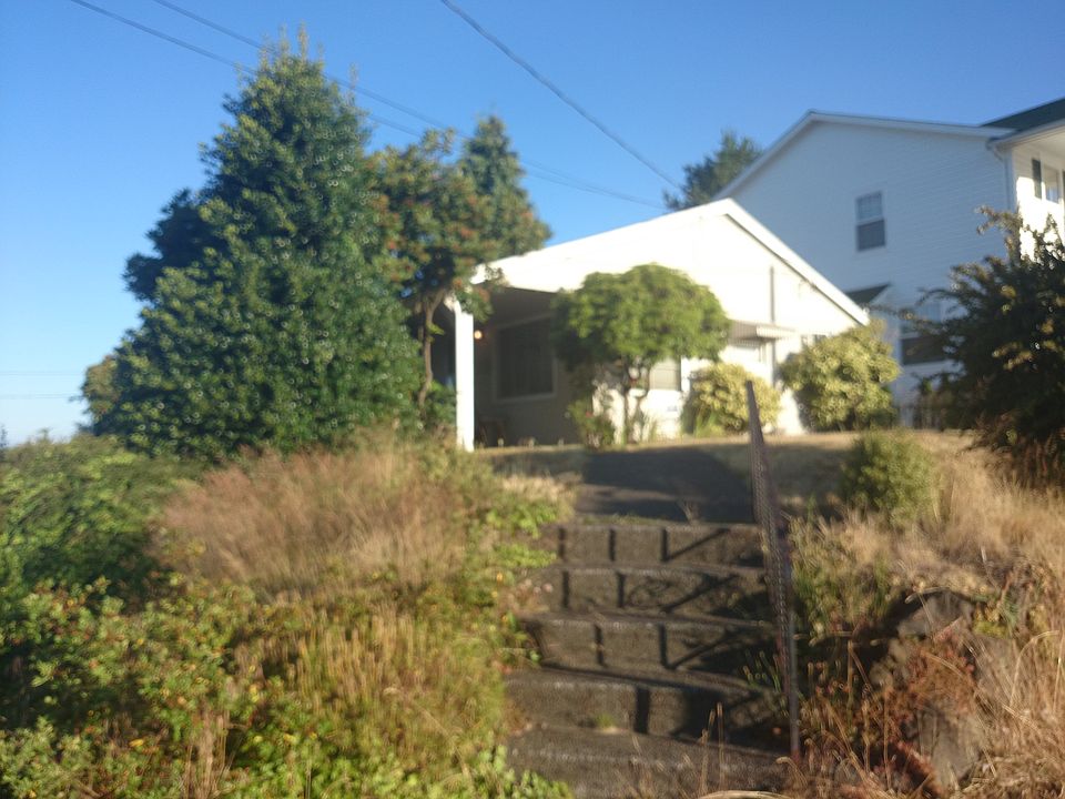 2nd image of 2301 28th Ave W