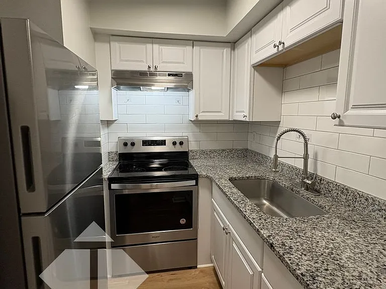 Mosby Townhouses - G — Photo 26