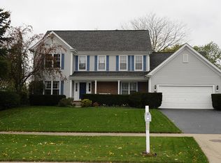 154 S Old Creek Rd, Vernon Hills, IL 60061