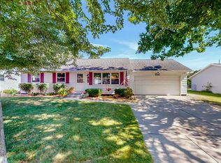 1510 Lindale Ln, Green Bay, WI 54313