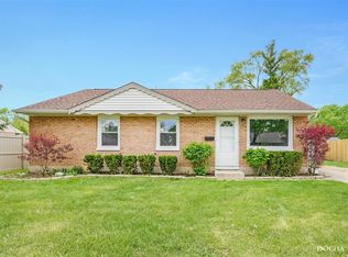 746 Hillcrest Dr, Romeoville, IL 60446