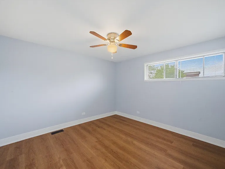 18 Dennis Ct #18 — Photo 13