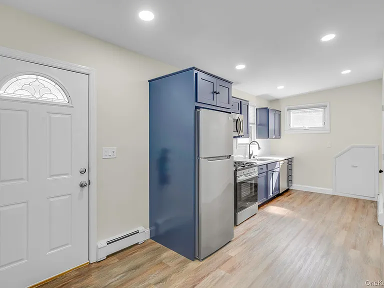 204 Blue Point Ave #206A — Photo 2