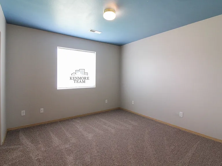 2815 S Underwood St — Photo 11