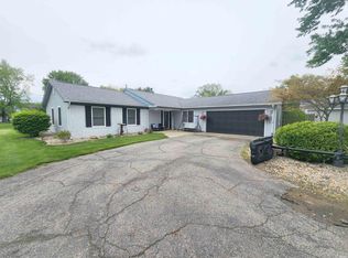 1115 Ridgewood Ln, Bluffton, IN 46714