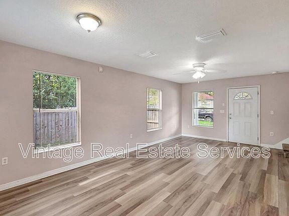 2nd image of 720 Newton Ave S